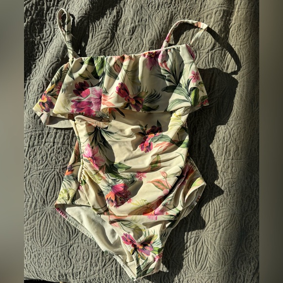 Kona Sol Tropical Floral Swimsuit - Picture 1 of 4